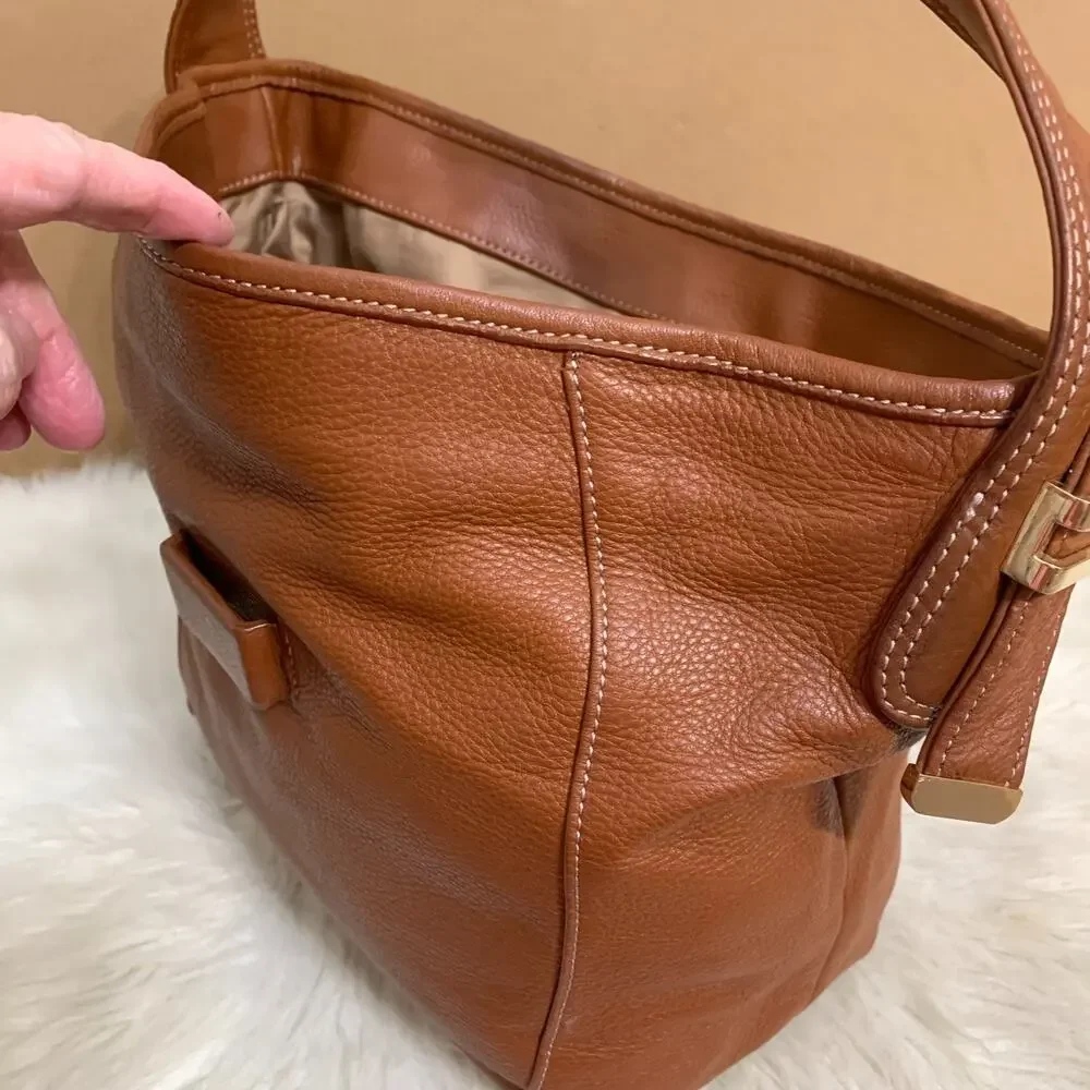 Elegant Brown Leather Hobo Bag - Picture 11 of 17